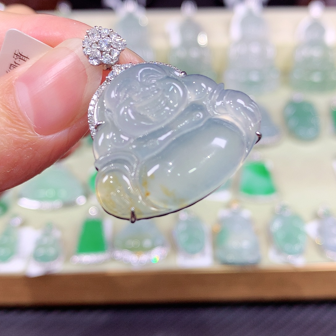 翡翠18K金镶嵌颈饰佛公