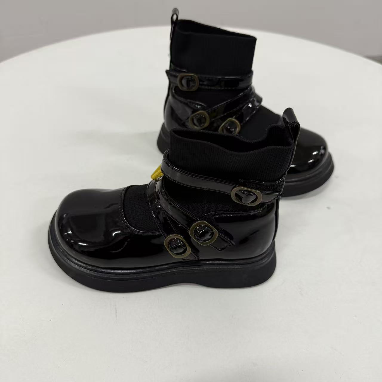 1603儿童修面皮马丁靴中筒时尚冬季厚底单靴圆头短筒