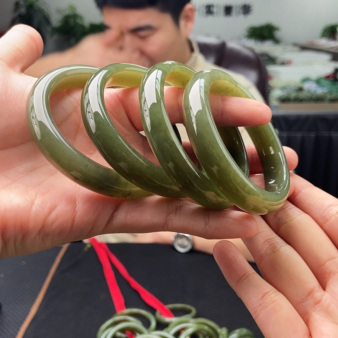 和田玉未镶嵌手镯53-63颜色多样性发拍一发一