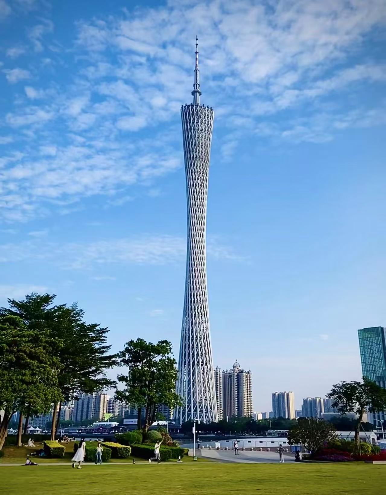 高端轻奢时尚上衣凯凯