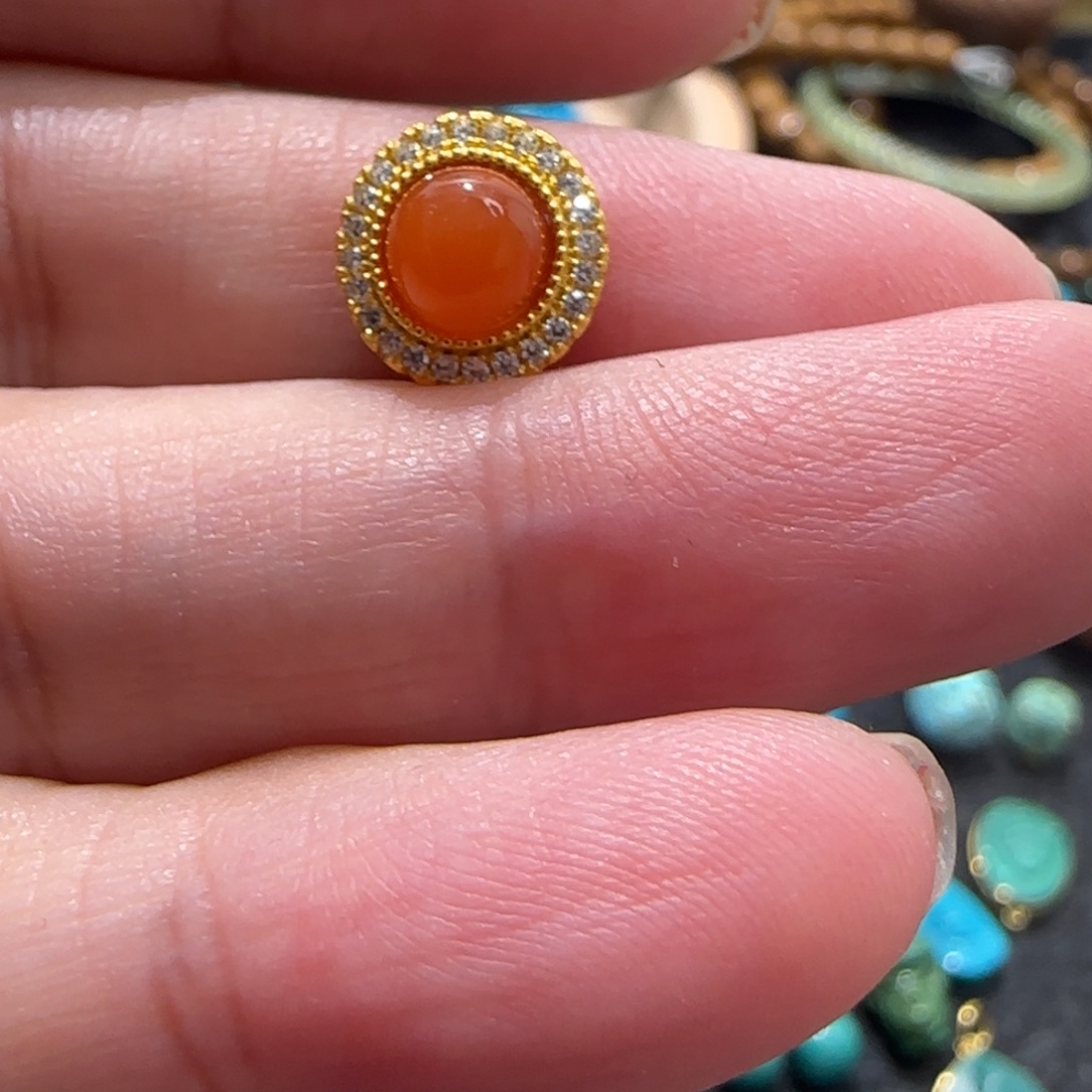 南红玛瑙未镶嵌羽毛扣