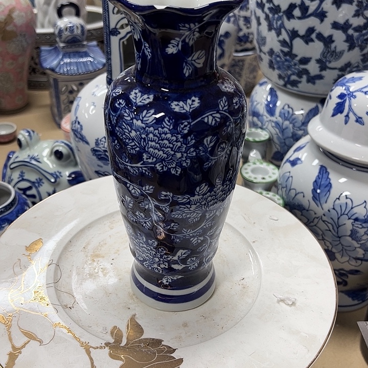 世***落瓷片微瑕。。。。。。。。。。。。。