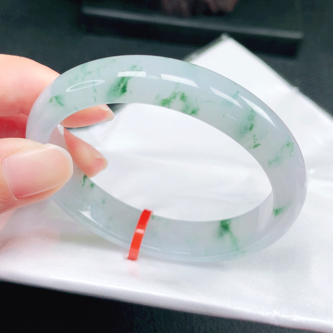 翡翠未镶嵌手镯54贵