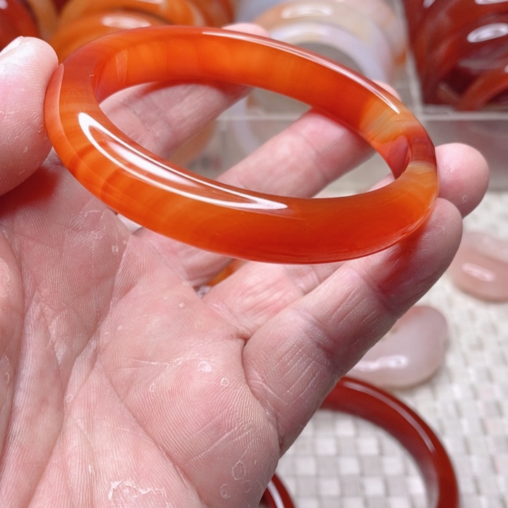 玛瑙/玉髓手镯未镶嵌