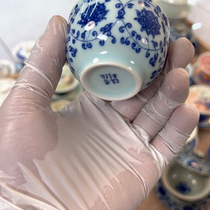 W***y瓷片白青花缠枝莲刚杯客杯