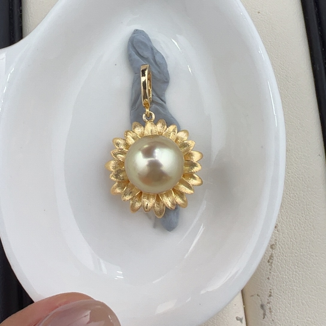 银S925镶嵌10.9mm金珠吊坠海水珍珠