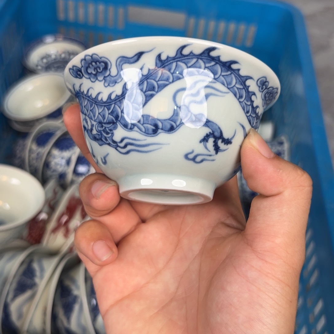 白青花铠甲龙压手杯全