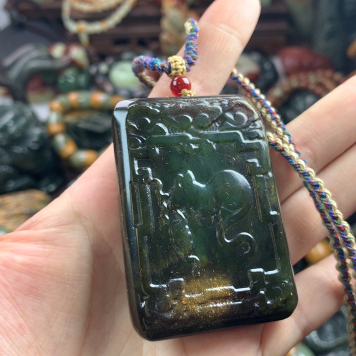 岫岩河磨玉（透闪石质玉）把件未镶嵌