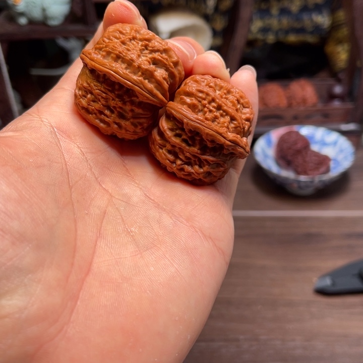 K***K文玩核桃吊坠36白狮子