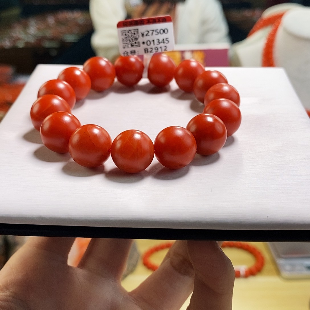 未镶嵌哑光  14+mm    多样性发一南红玛瑙