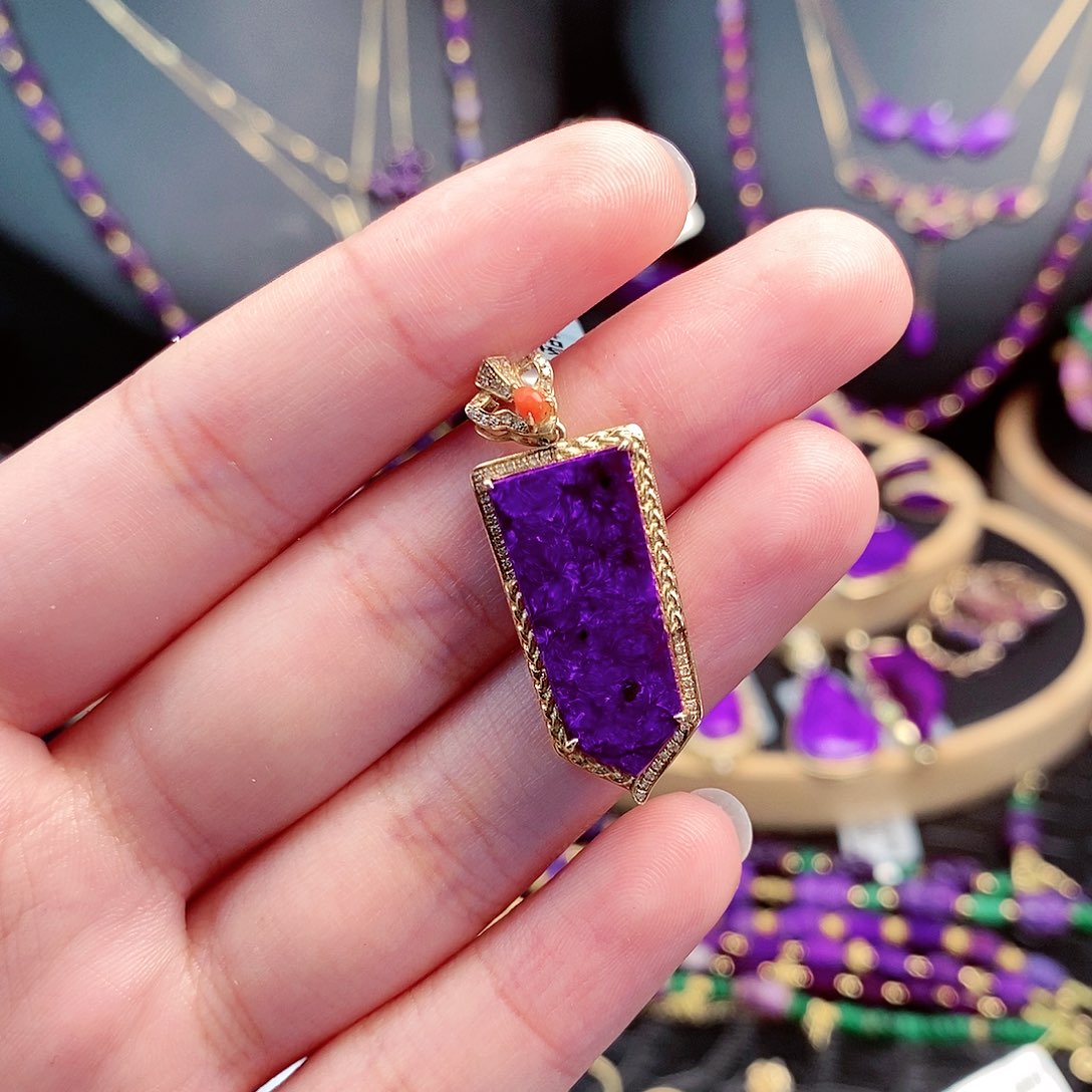 苏纪石（舒俱来）吊坠18K金镶嵌