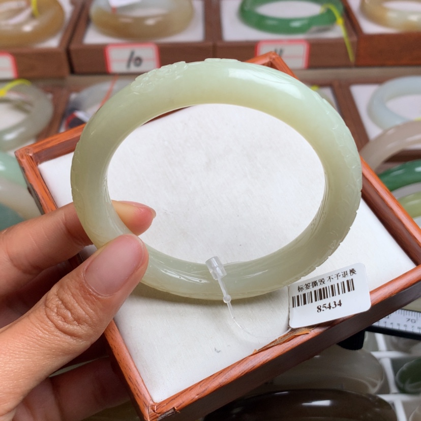 【闪购商品】和田玉手镯未镶嵌57.5