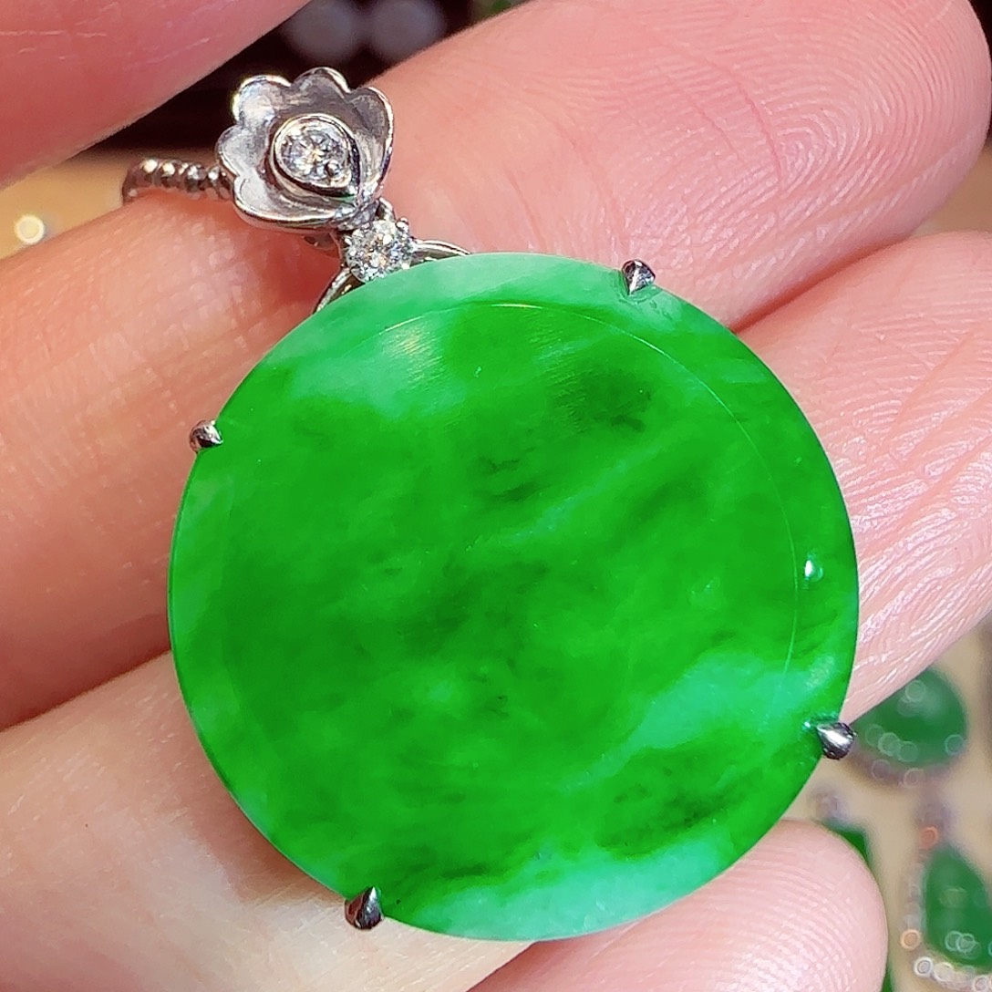 翡翠吊坠(不含链)18K金镶嵌