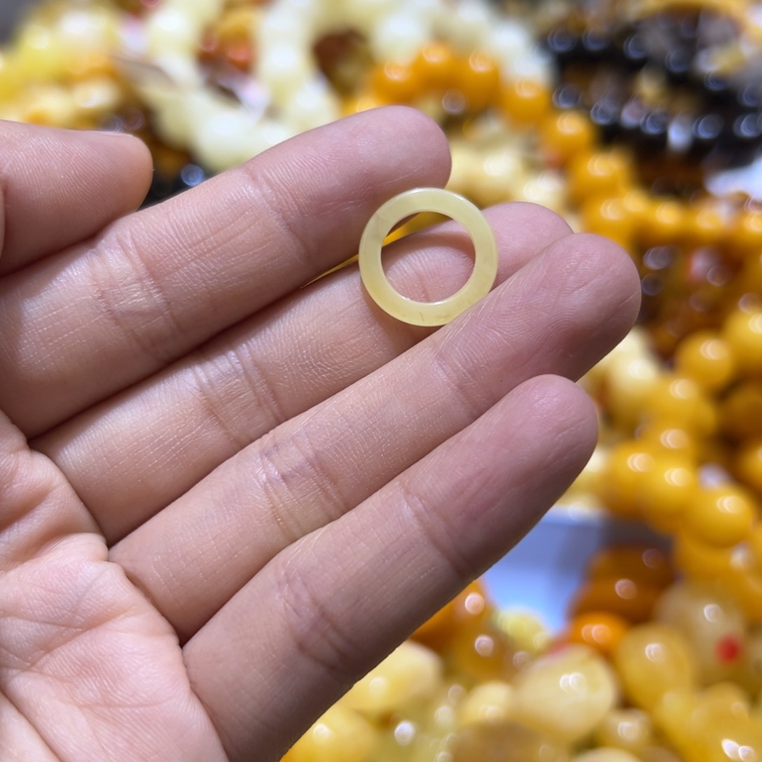 琥珀珠宝奇石未镶嵌