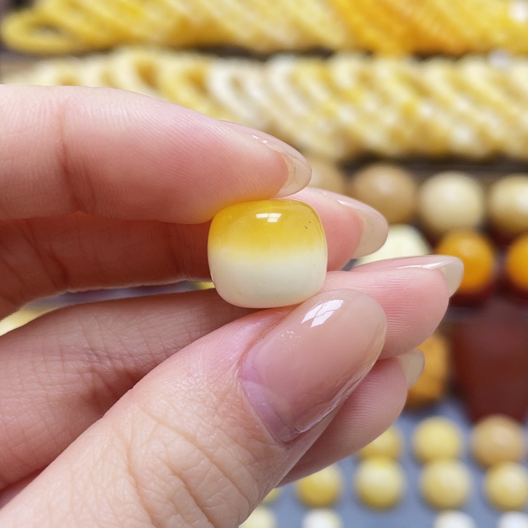 琥珀裸石未镶嵌蜜蜡老型13*11.5mm微瑕