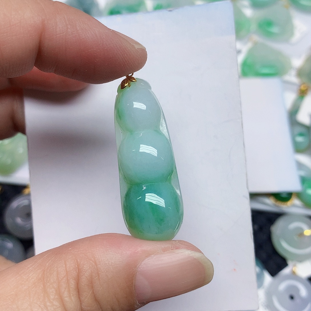 翡翠18K金镶嵌颈饰357890