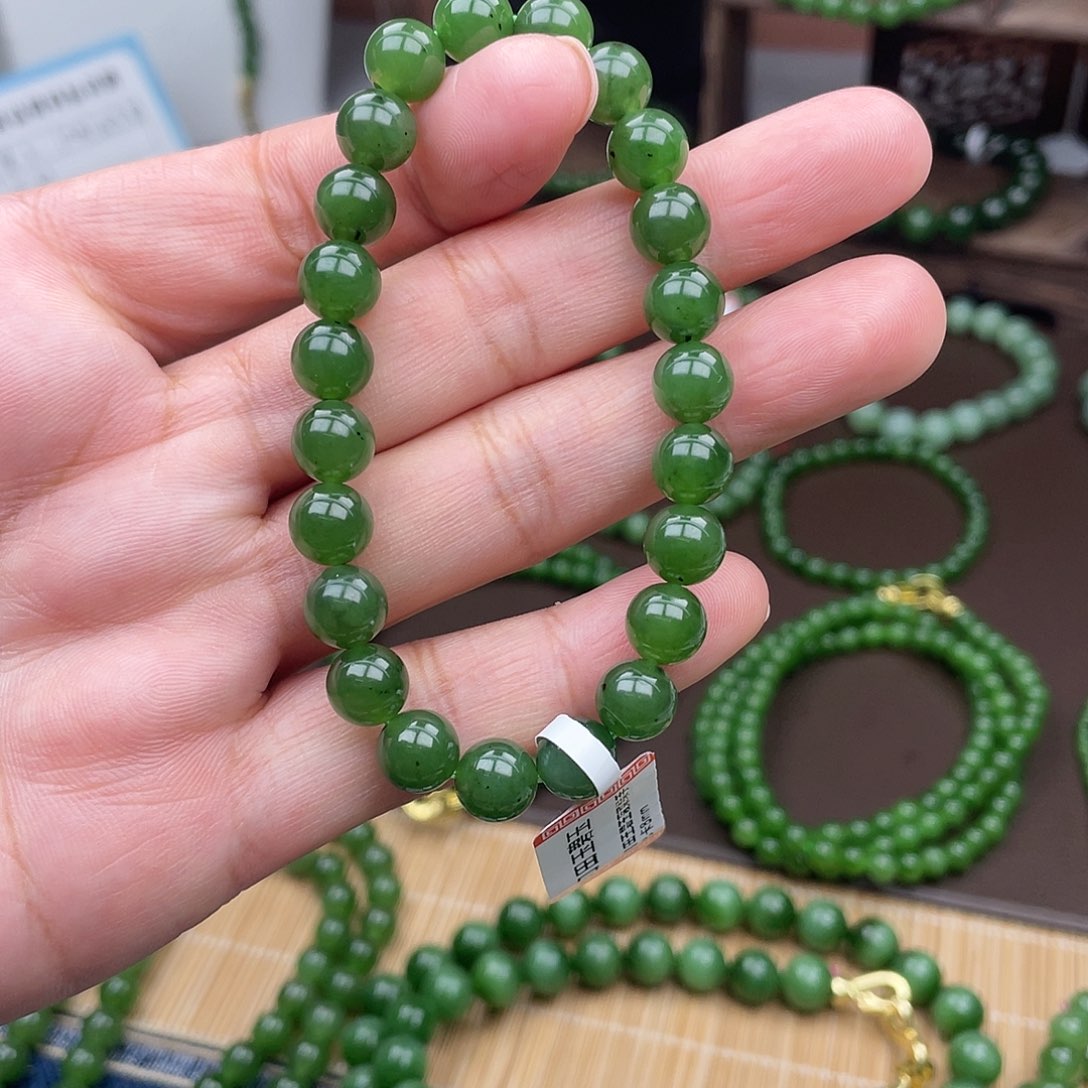 和田玉未镶嵌手链菠菜绿卡8