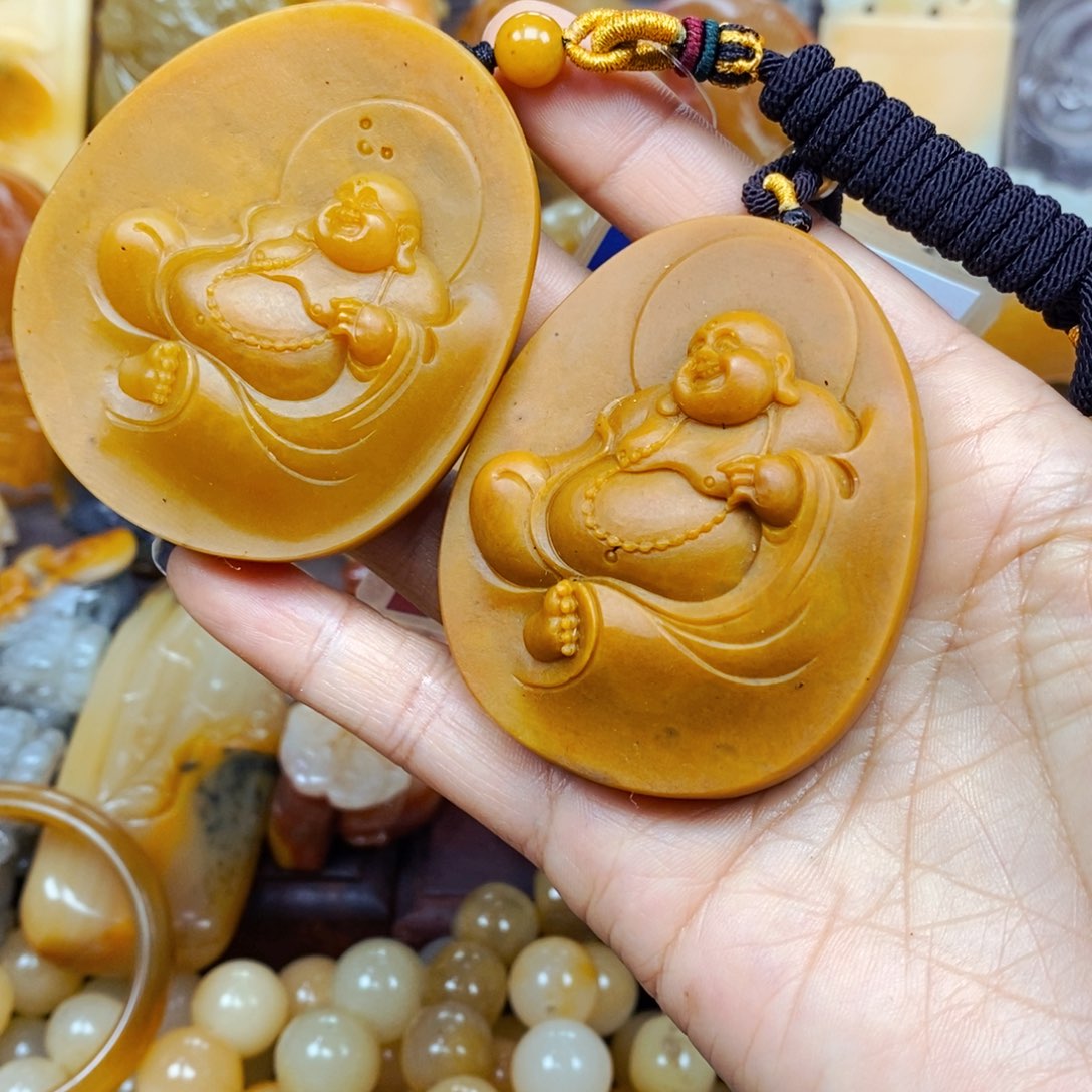 石英质玉未镶嵌颈饰