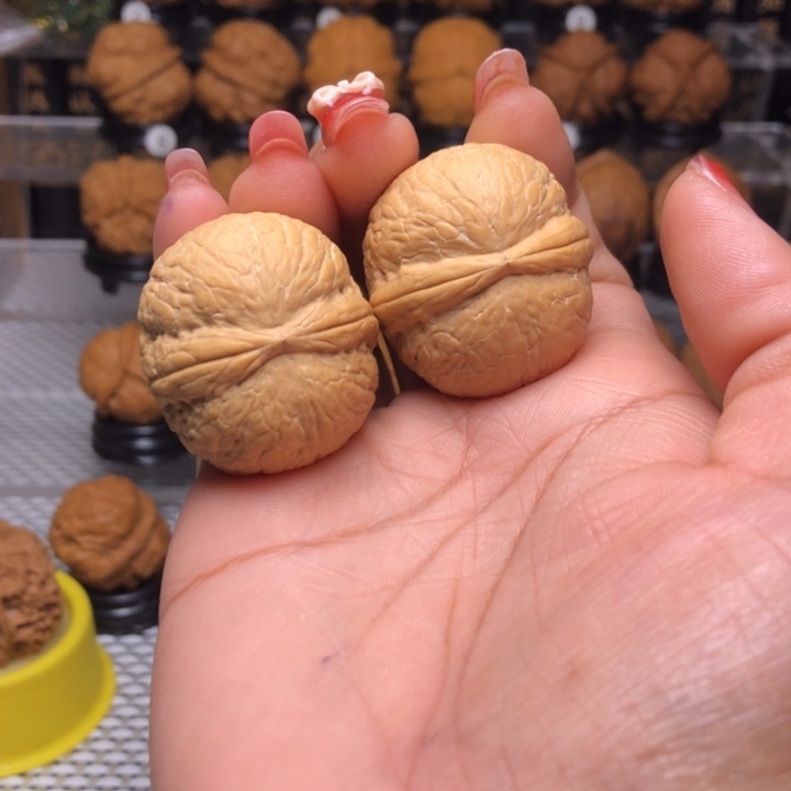 橄榄核把件?****强18碧海龙珠