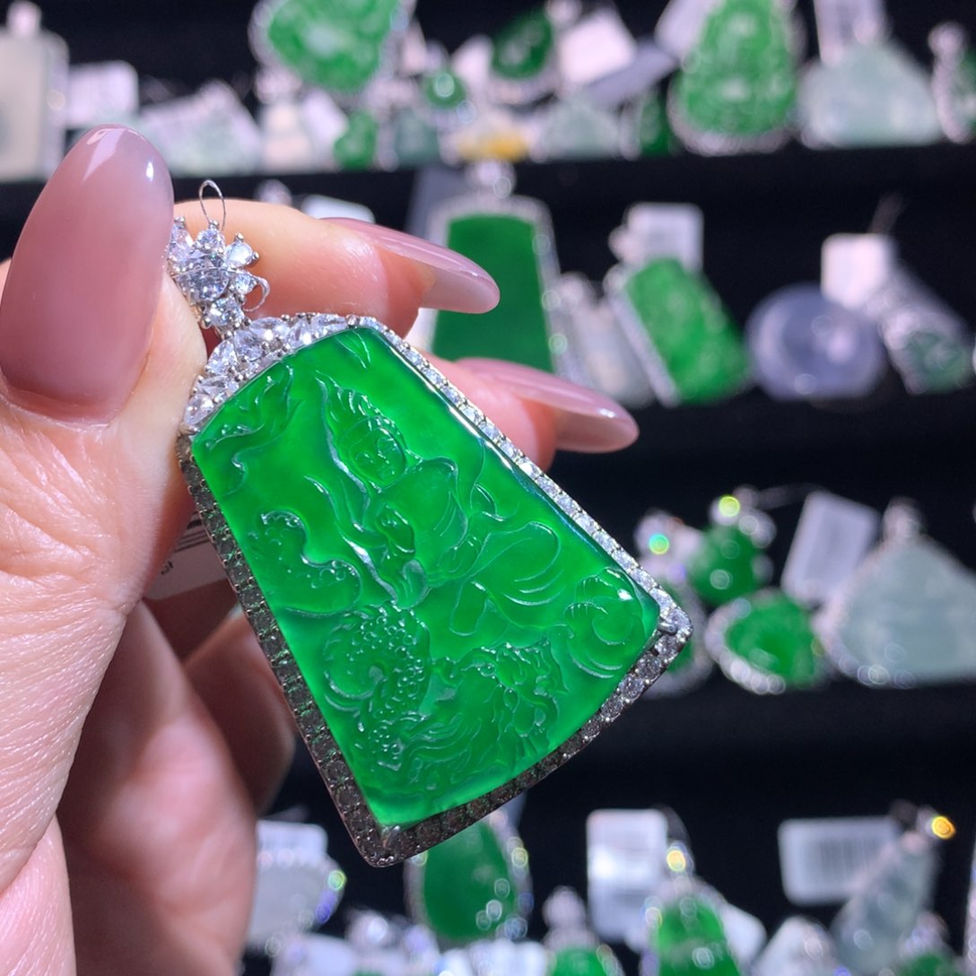 【闪购商品】颈饰银S925镶嵌翡翠天然翡翠