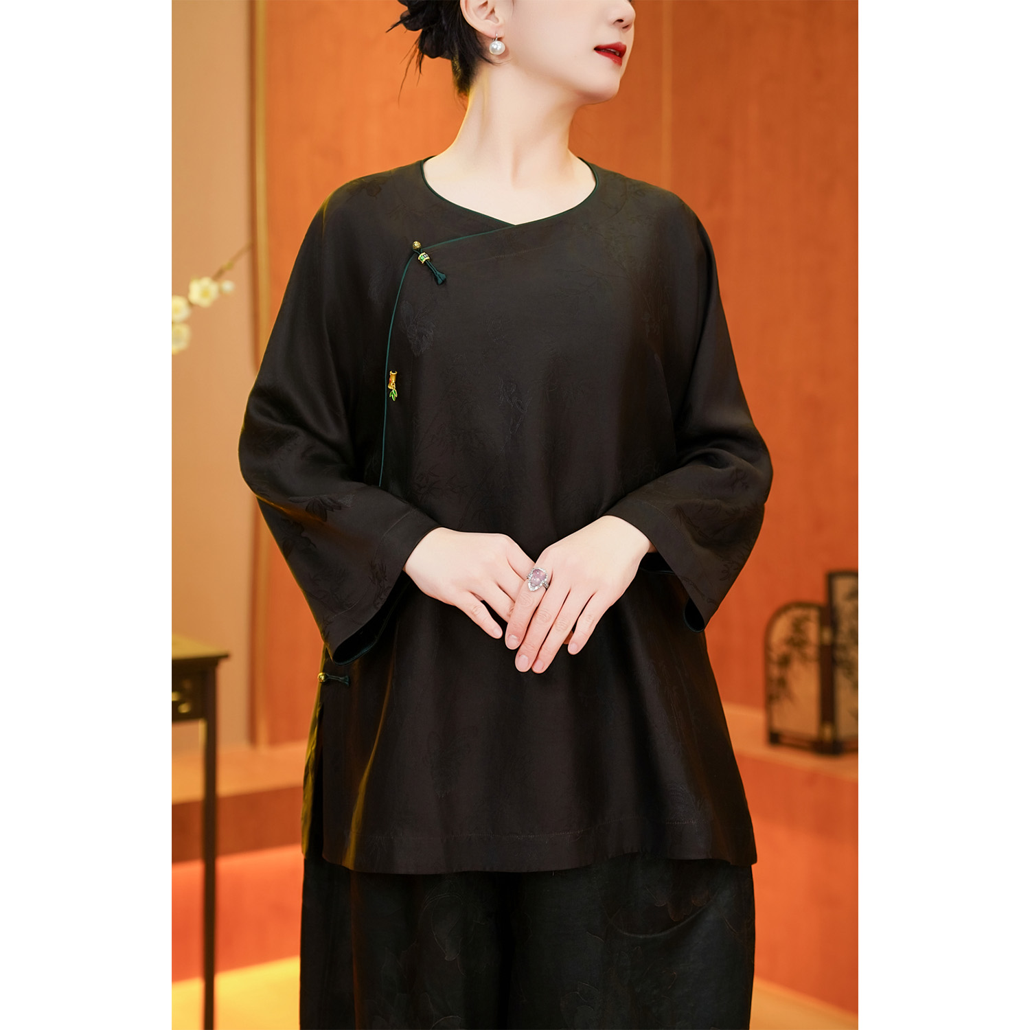 【半日闲上衣】2025年新款100%香云纱圆领提花国风新中式国风太太服