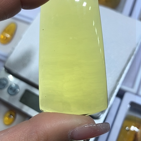 琥珀颈饰未镶嵌蓝珀牌子