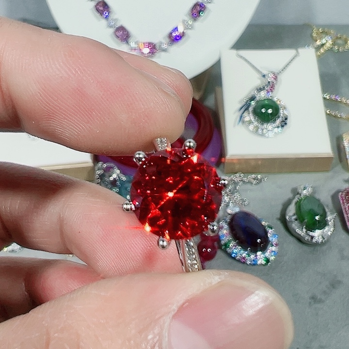 红宝石颈饰未镶嵌