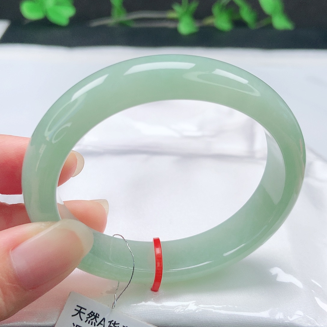 未镶嵌手镯（贵妃镯）翡翠55贵