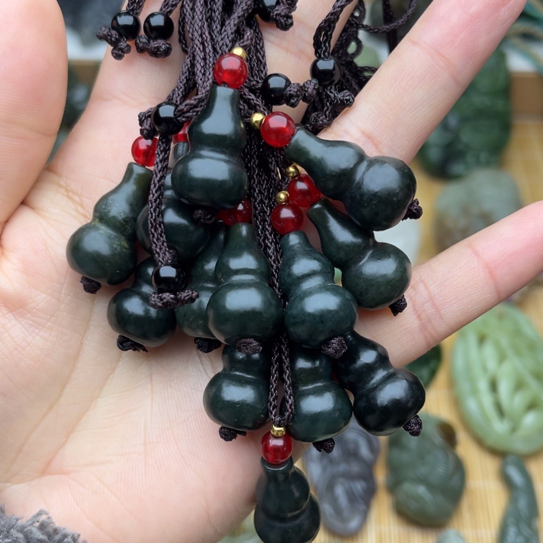 和田玉颈饰未镶嵌拍一发一