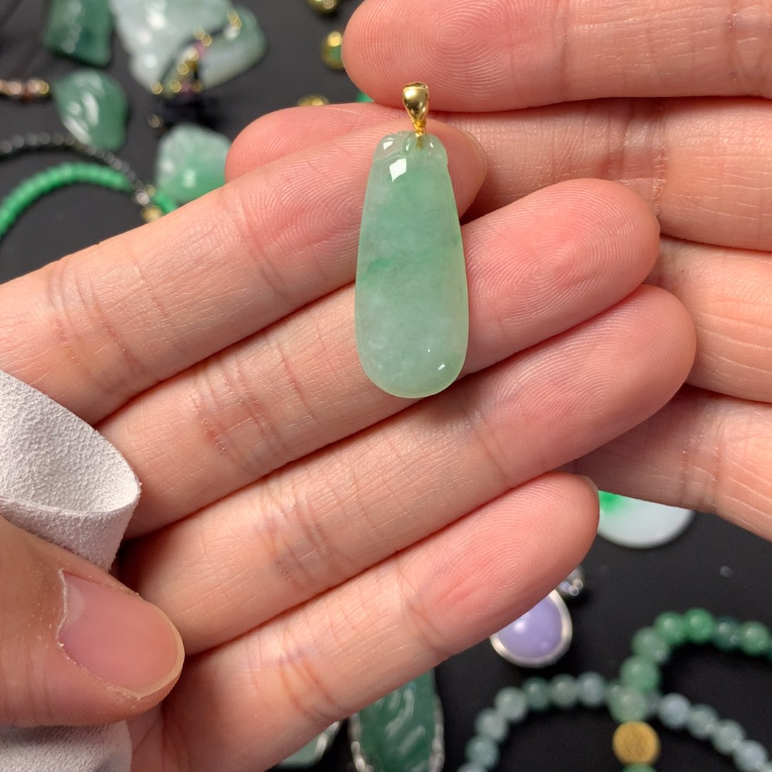 翡翠吊坠(不含链)18K金镶嵌