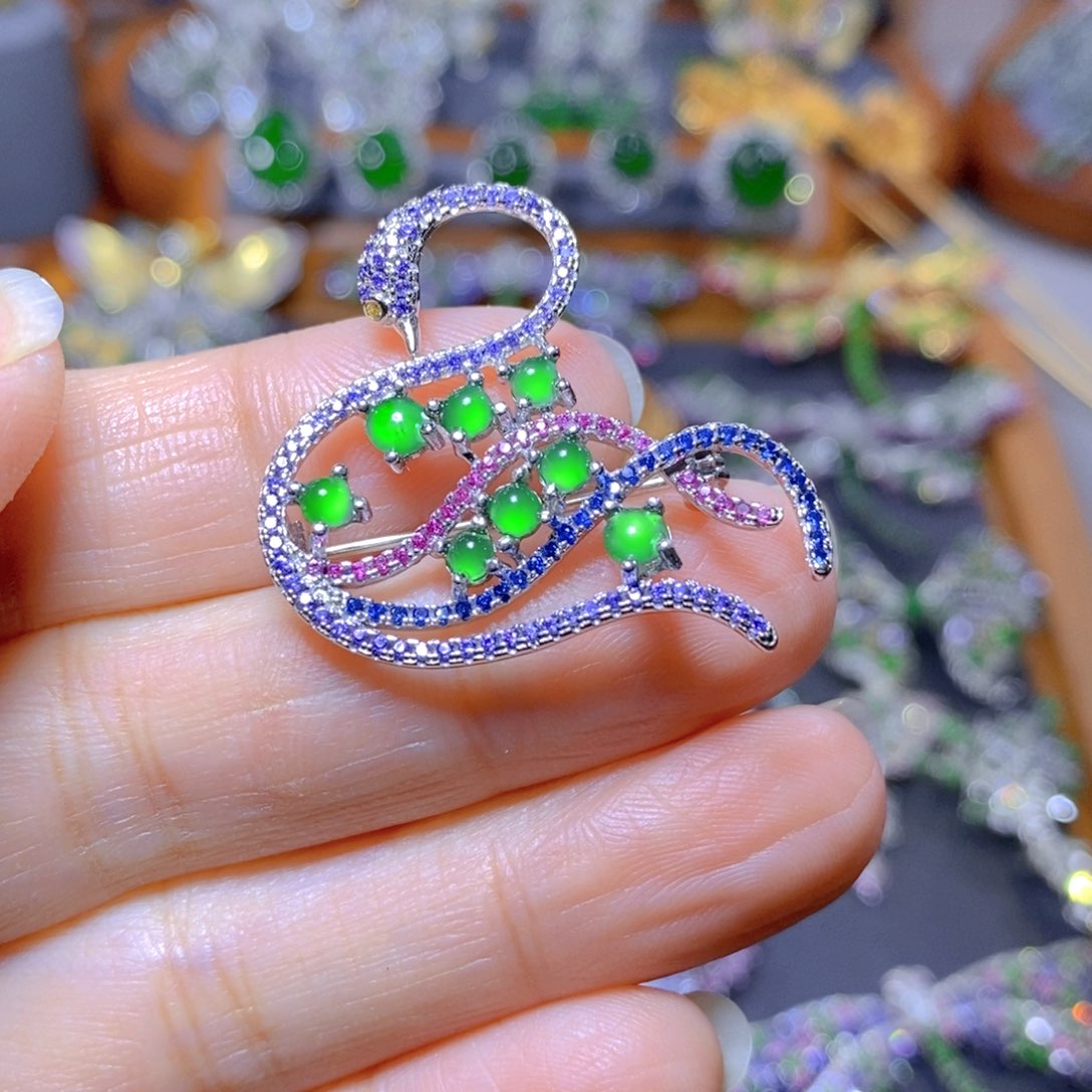 翡翠颈饰银S925镶嵌天然翡翠