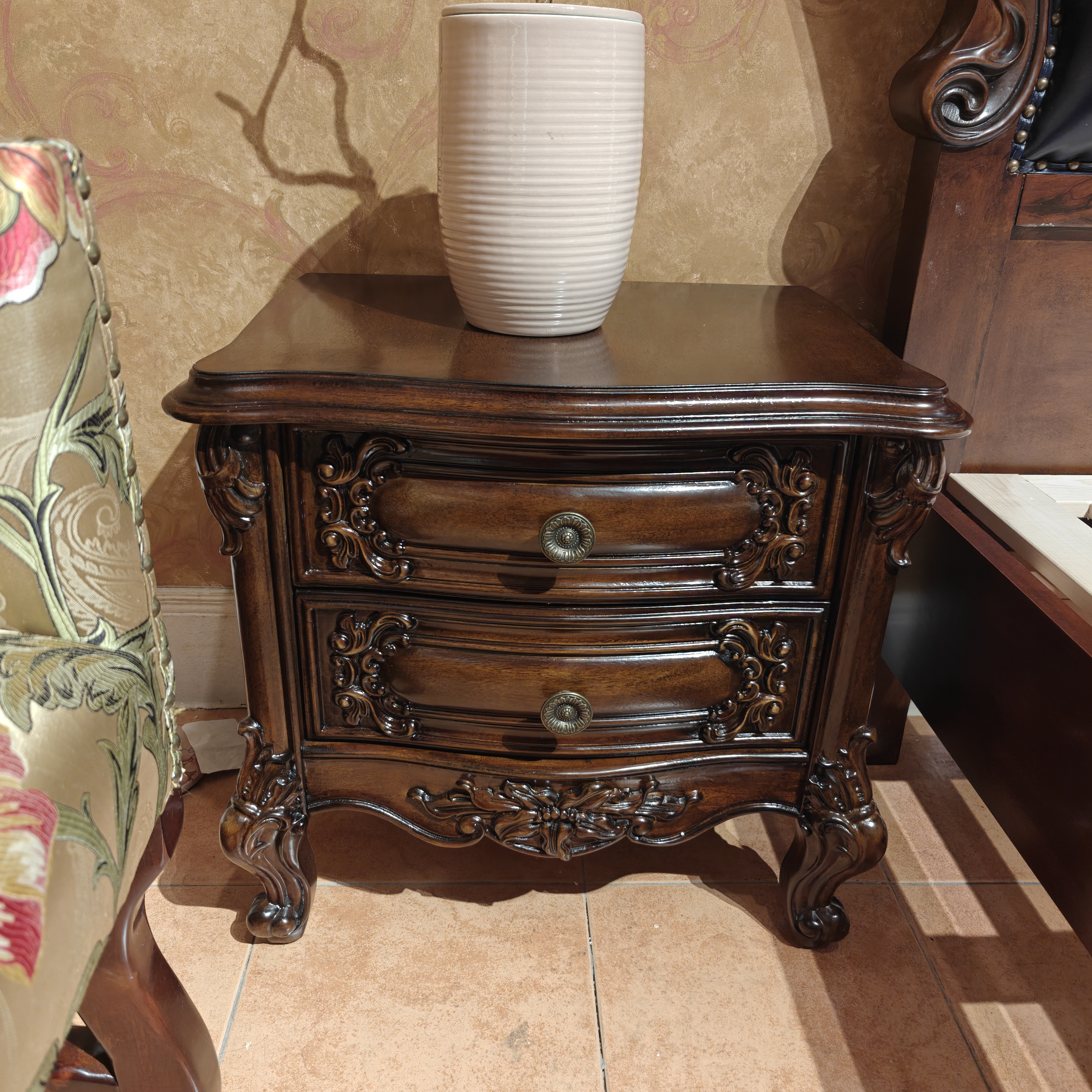 YM117床头柜560*400*540mm                美式雕花储物客厅做旧