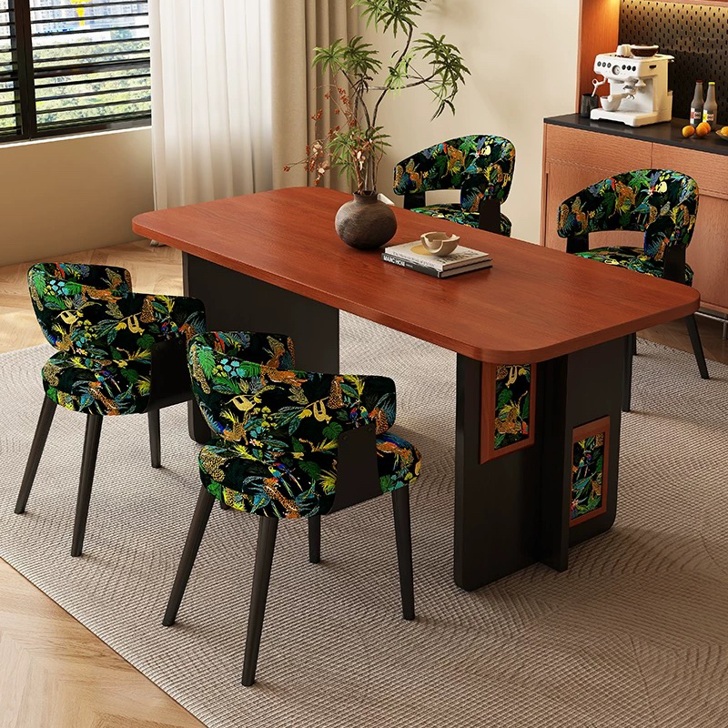 美式复古2025最新款实木餐桌椅组合意式极简小户型家用长方形餐桌