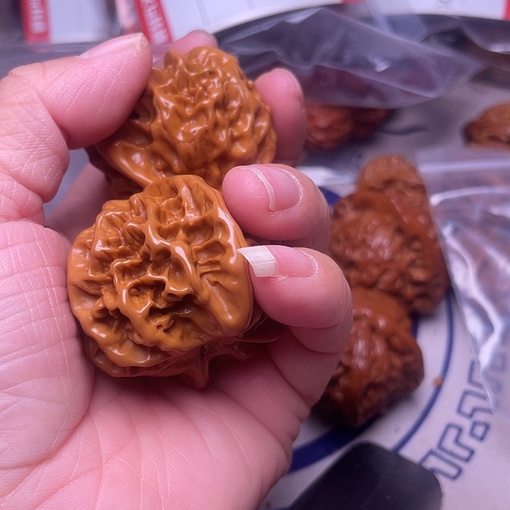 金***进文玩核桃吊坠帝王