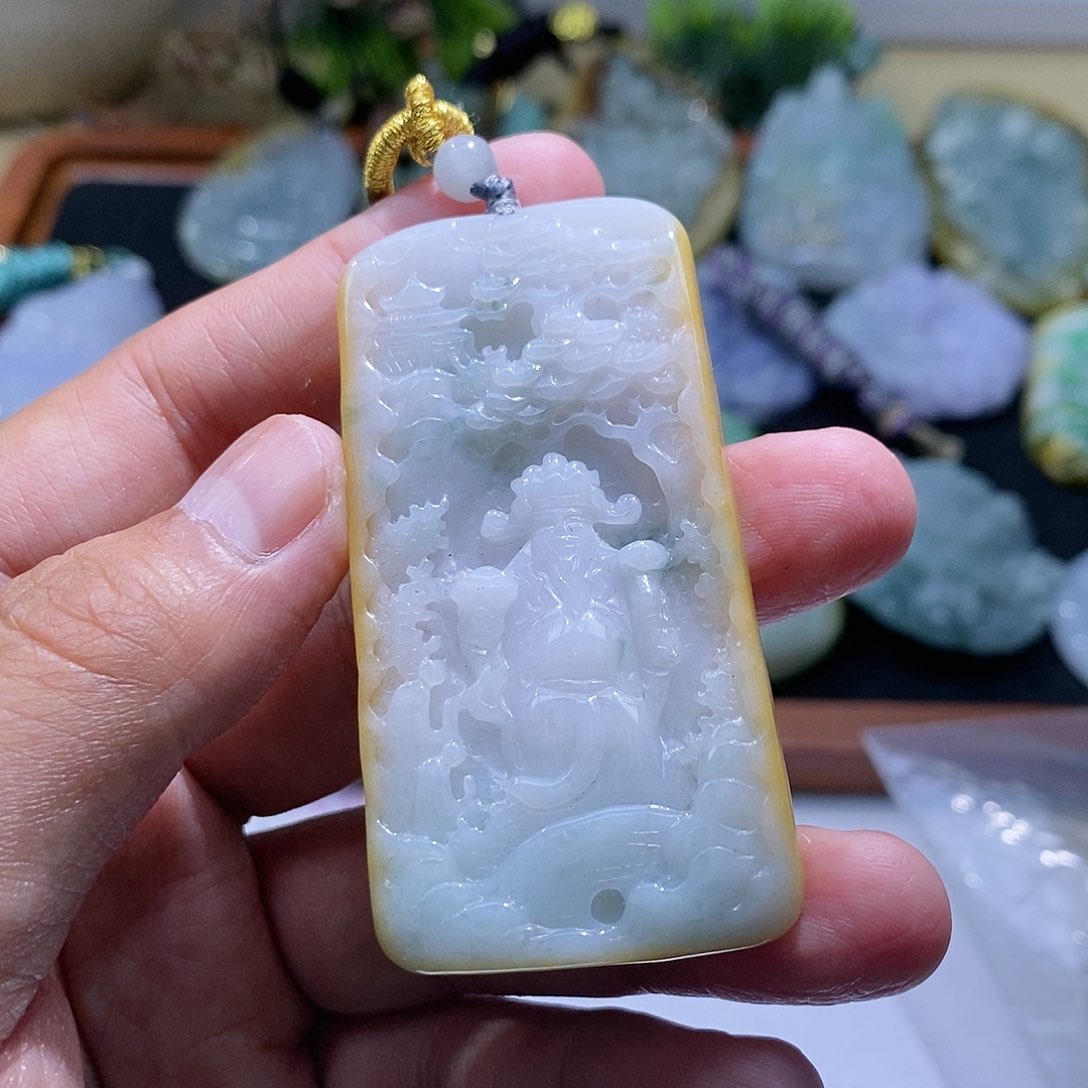 【闪购商品】翡翠颈饰未镶嵌山水财神