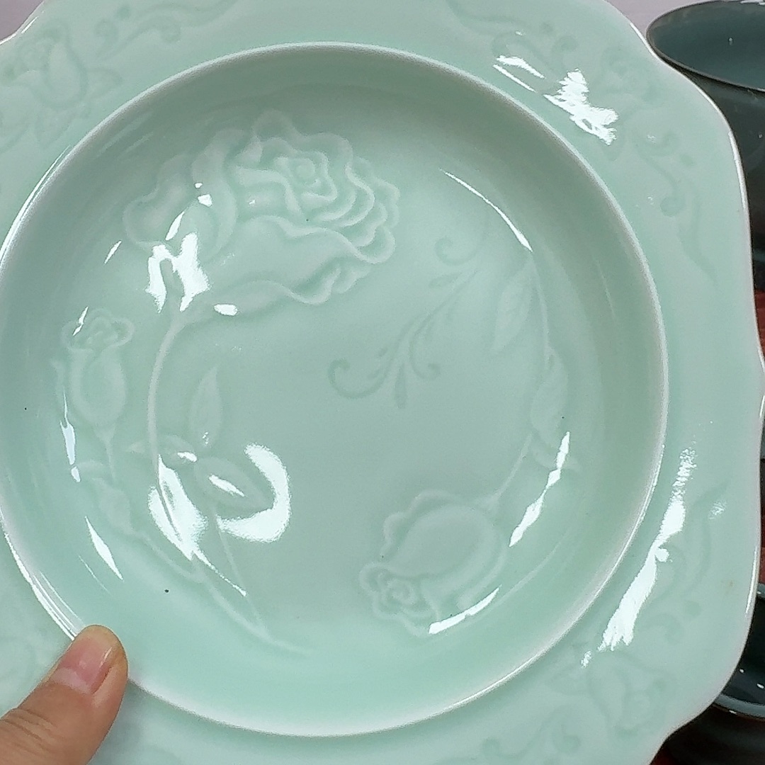 8寸粉青玫瑰盘收到2个