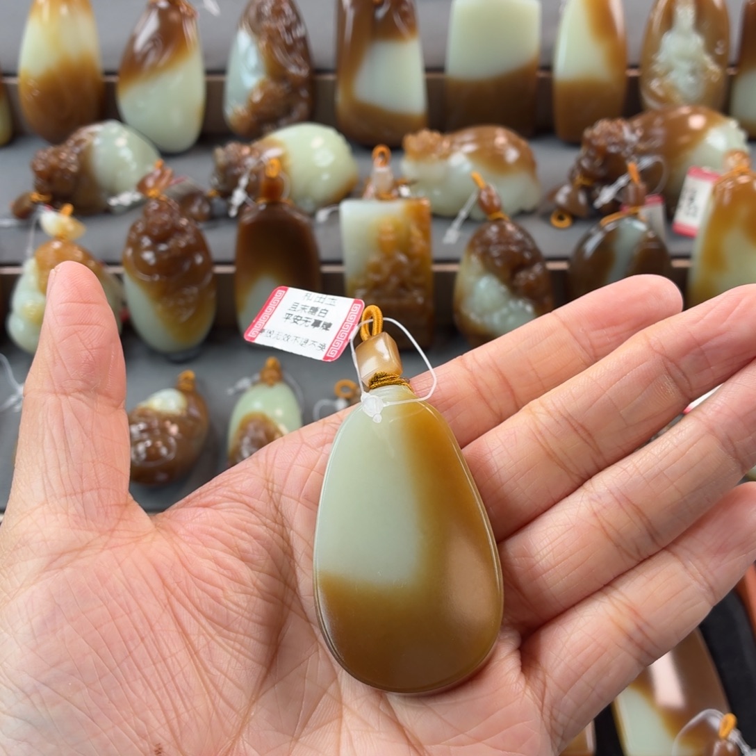 和田玉未镶嵌颈饰