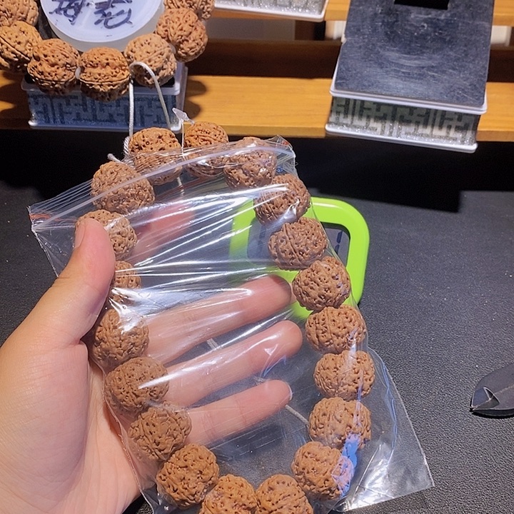 褚***国金刚菩提手串这样