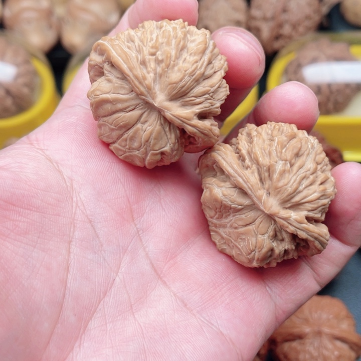 文玩核桃把件四座楼蛇头40×38×31