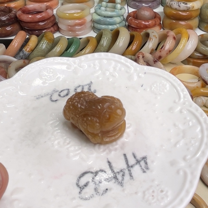 石英质玉吊坠未镶嵌