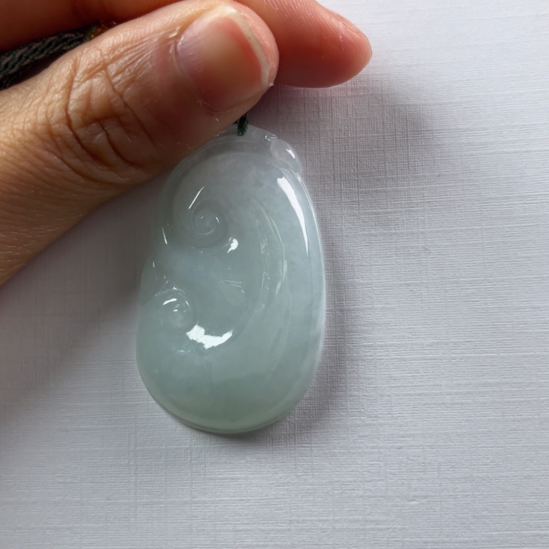 玲***翡翠未镶嵌颈饰如意