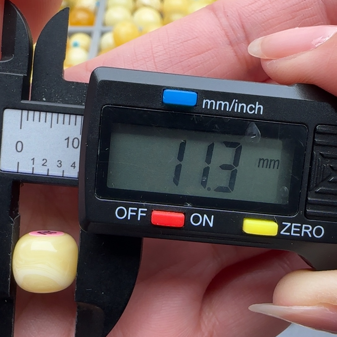 六****蜜蜡未镶嵌裸石浓蜡飘花老型