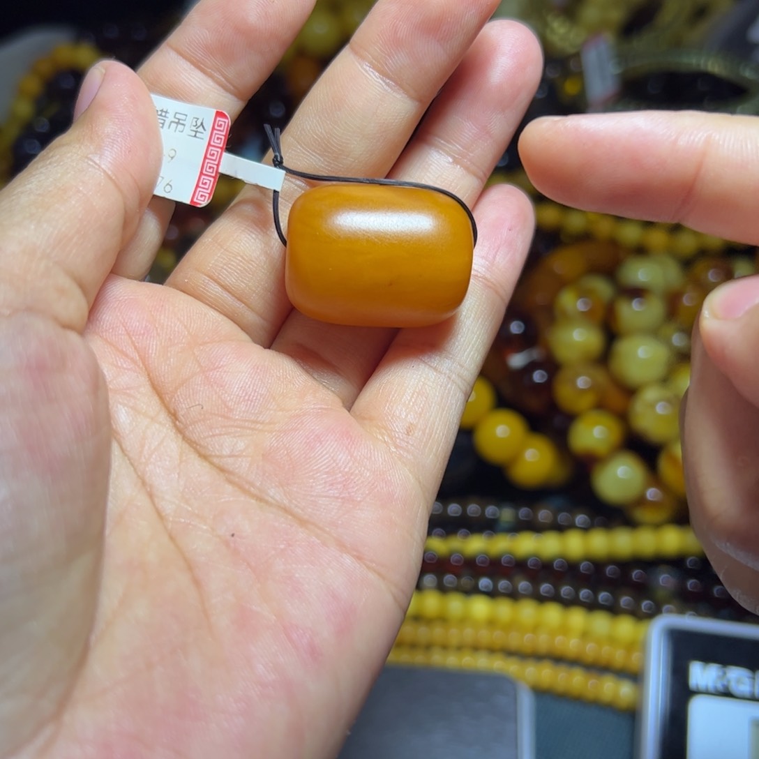 未镶嵌琥珀珠宝奇石142