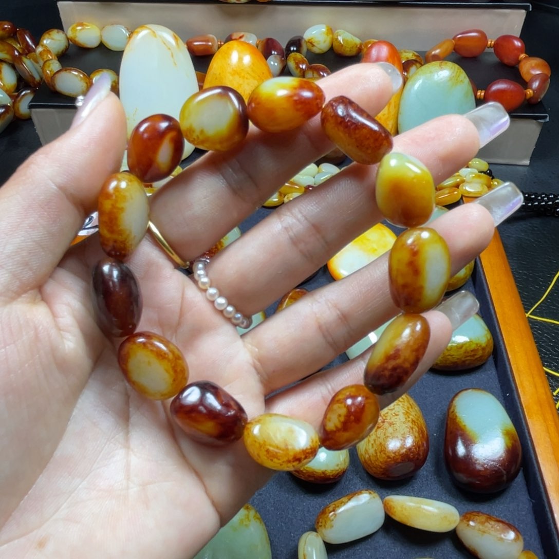 颈饰未镶嵌和田玉勤**拙