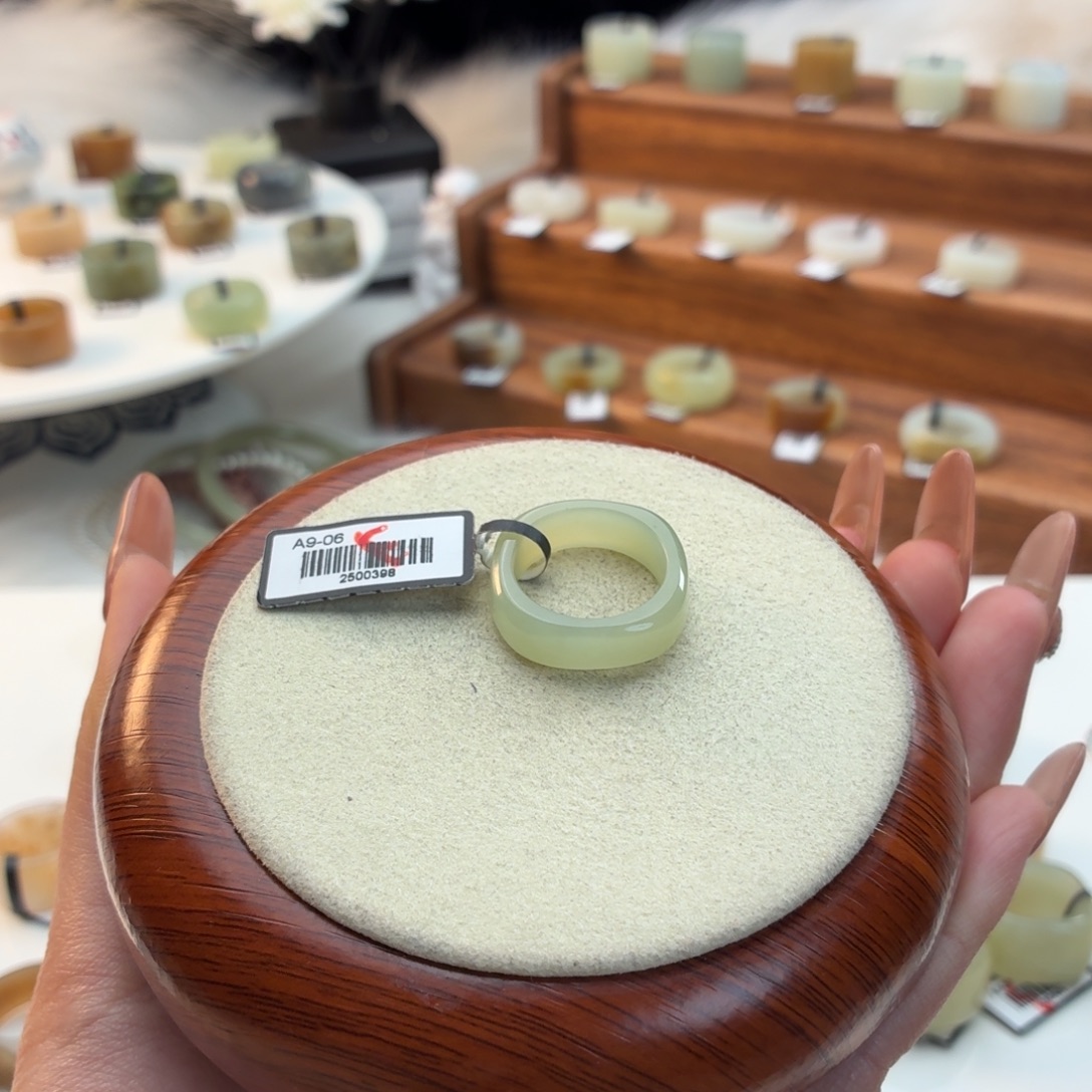 和田玉未镶嵌戒指浅水方圆17.25mmj125