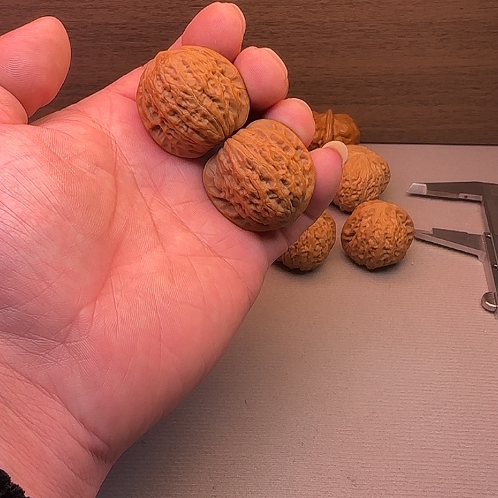 张***柔核桃铁锤妹妹文玩核桃35