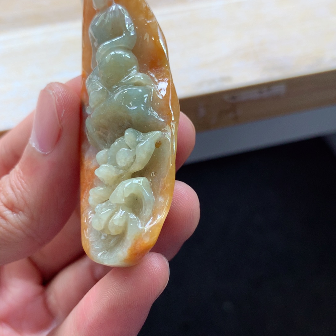 翡翠颈饰未镶嵌吊坠