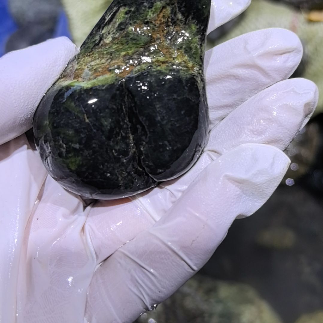 一***，藏玉药王石原石一个摆件