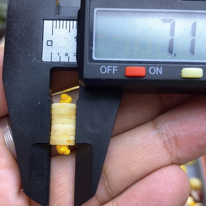 琥珀裸石未镶嵌50号7.1左右隔片微瑕