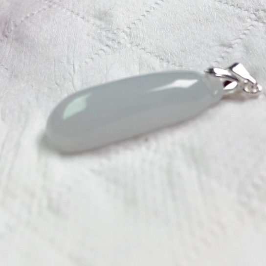 翡翠颈饰未镶嵌吊坠